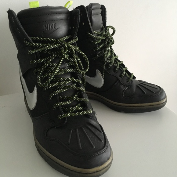 nike dunk sky hi size 8